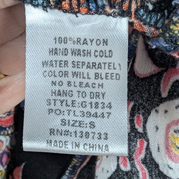 Umgee Small Boho Sleeveless V-Neck Blouse - Picture 6 of 9